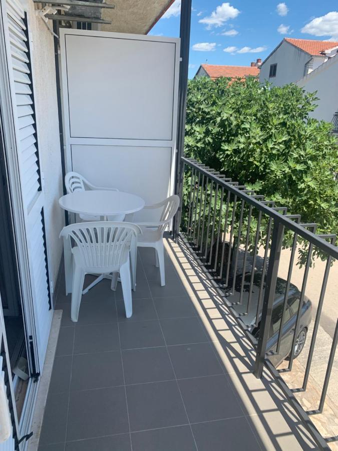 Apartmani Dzapo Срима Екстериор снимка
