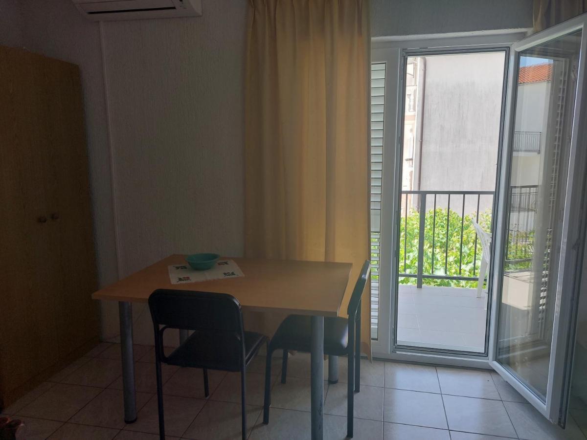 Apartmani Dzapo Срима Екстериор снимка